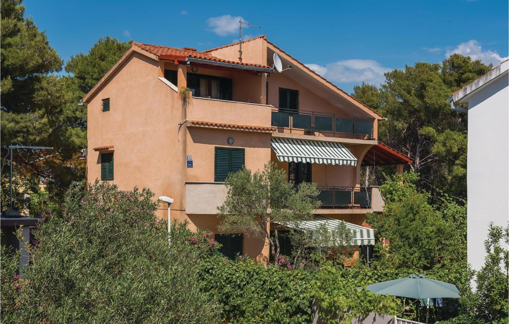 Awesome Apartment In Jadrija With Wifi Exteriör bild