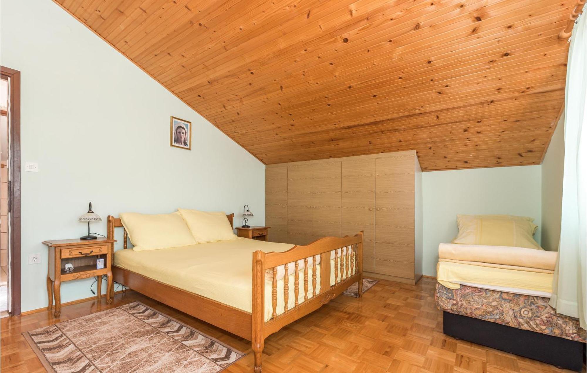 Awesome Apartment In Jadrija With Wifi Exteriör bild
