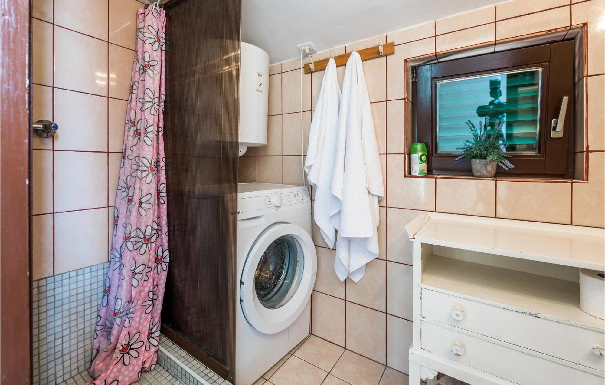 Awesome Apartment In Jadrija With Wifi Exteriör bild